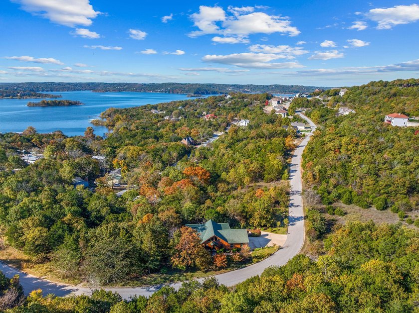 Below Market Value Custom Oak Log Home in Gated Emerald Pointe - photo 8