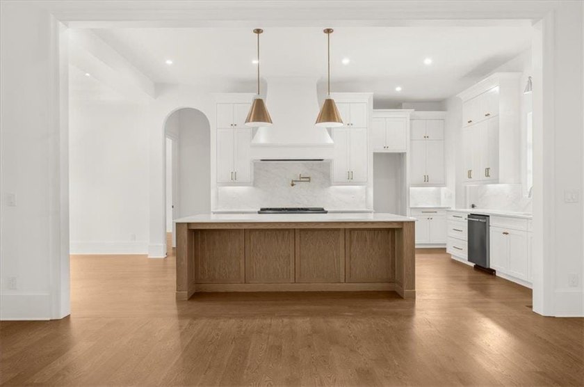 MOVE-IN-READY NEW CONSTRUCTION HOME ON 1.34 ACRES by 74 Luxury - photo 12