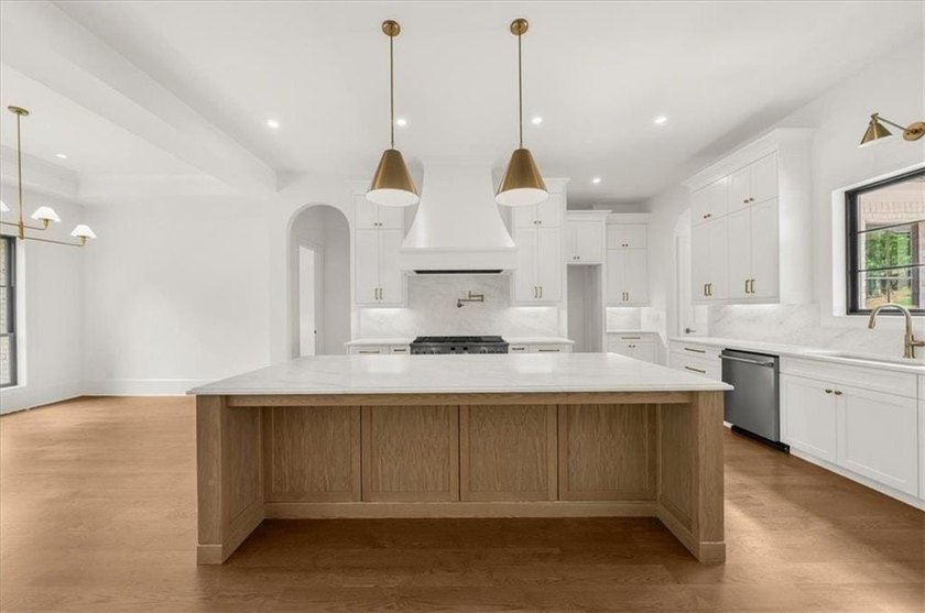 MOVE-IN-READY NEW CONSTRUCTION HOME ON 1.34 ACRES by 74 Luxury - photo 14