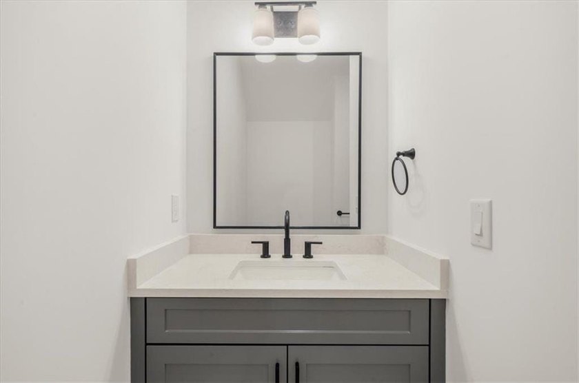 MOVE-IN-READY NEW CONSTRUCTION HOME ON 1.34 ACRES by 74 Luxury - photo 38