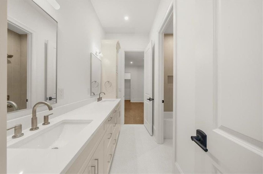 MOVE-IN-READY NEW CONSTRUCTION HOME ON 1.34 ACRES by 74 Luxury - photo 50