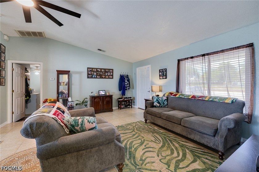 Where Peace of Mind Meets Florida Living! This beautifully - photo 6