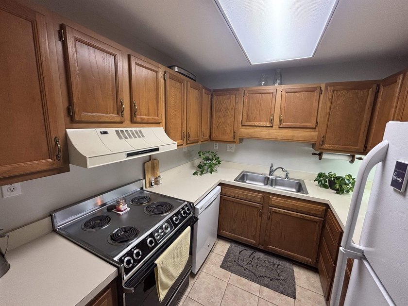 Covenant Towers is a 55 and older fantastic Retirement Community - photo 6