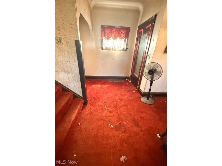 This is a charming 3 bedroom, 1.5 bathroom colonial located in - photo 10