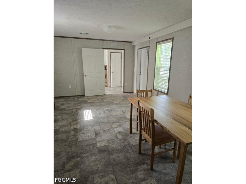 2018 manufactured home situated on a corner lot featuring 2 - photo 2