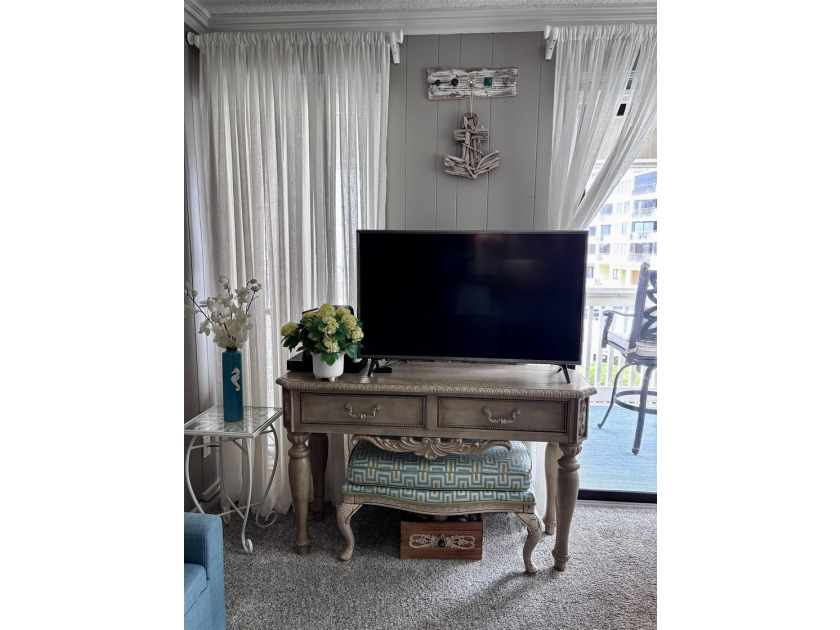 This is the condo that you've been waiting for! Beautifully - photo 4