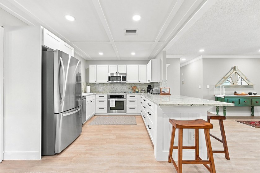 Fully renovated CBS home situated on an over sized .33 acre lot - photo 19