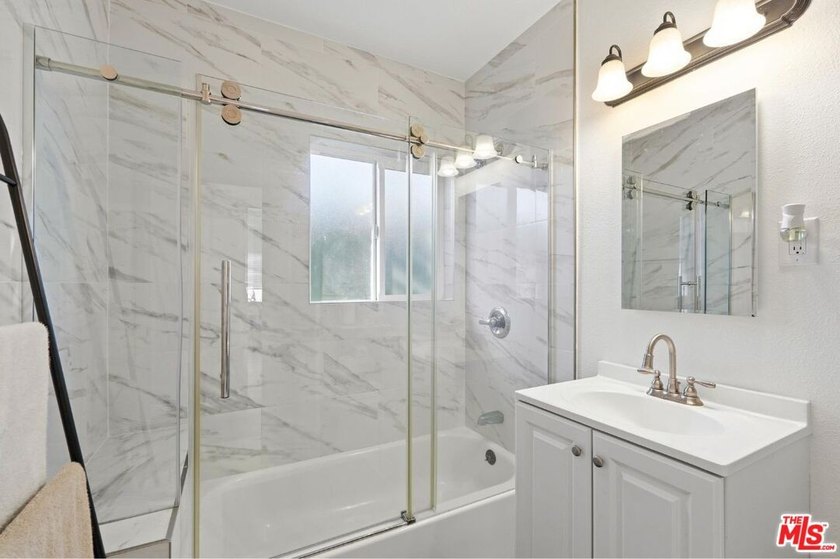 Rarely does a fully remodeled 4-bedroom, 3-bathroom, 1,504 - photo 21