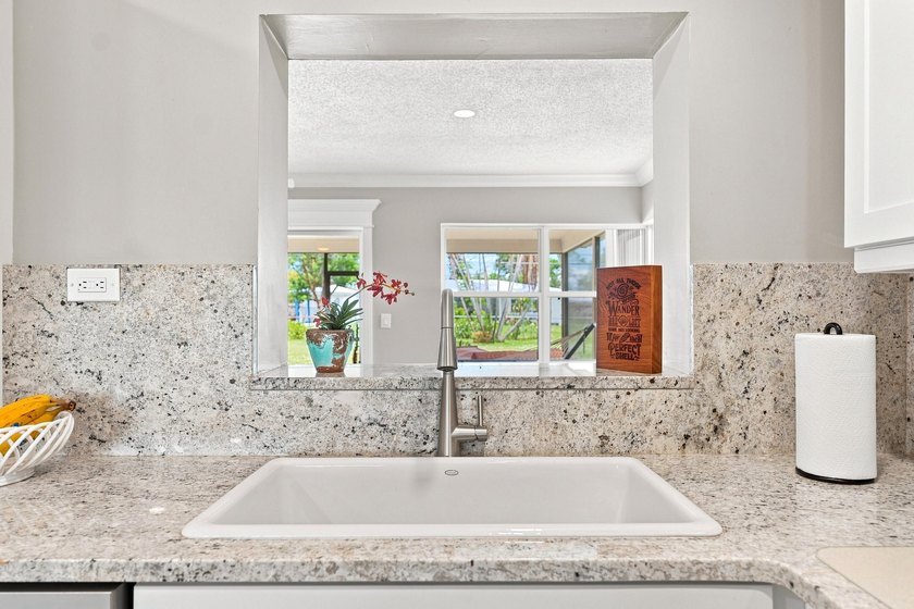 Fully renovated CBS home situated on an over sized .33 acre lot - photo 22