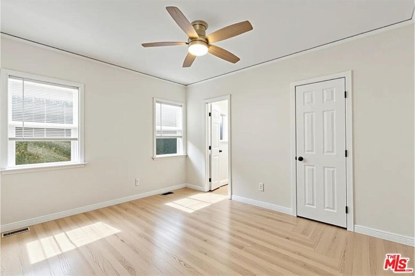Rarely does a fully remodeled 4-bedroom, 3-bathroom, 1,504 - photo 23