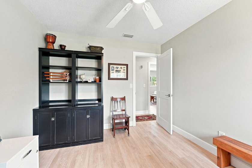 Fully renovated CBS home situated on an over sized .33 acre lot - photo 31