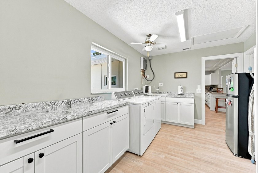 Fully renovated CBS home situated on an over sized .33 acre lot - photo 34
