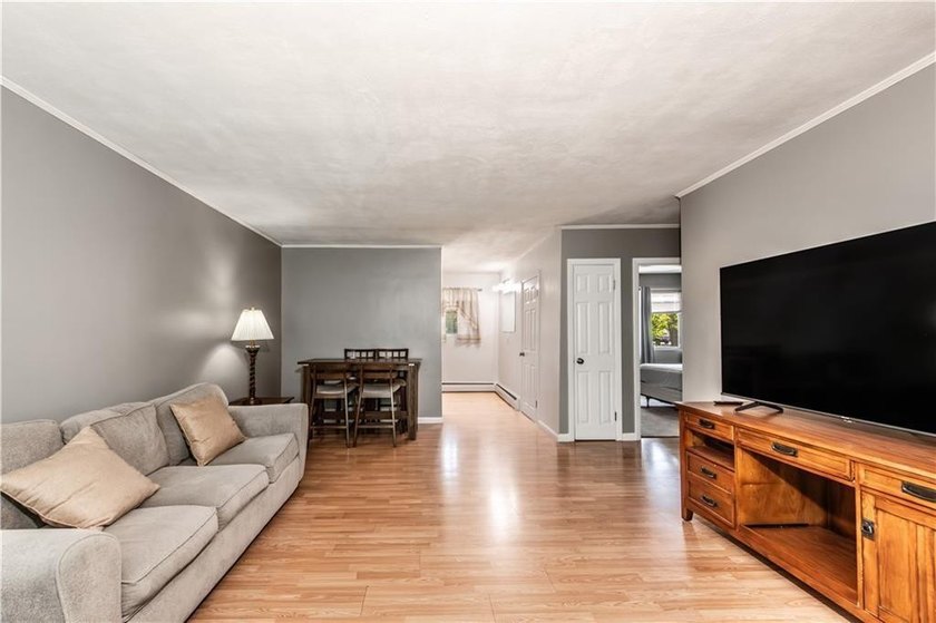 Seller Relocation for work! Fantastic opportunity to own a - photo 5