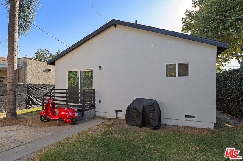 Rarely does a fully remodeled 4-bedroom, 3-bathroom, 1,504 - photo 37