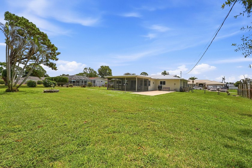Fully renovated CBS home situated on an over sized .33 acre lot - photo 39