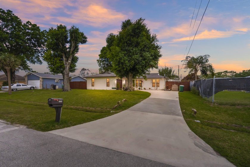 1720 SW Beeker St - photo 2