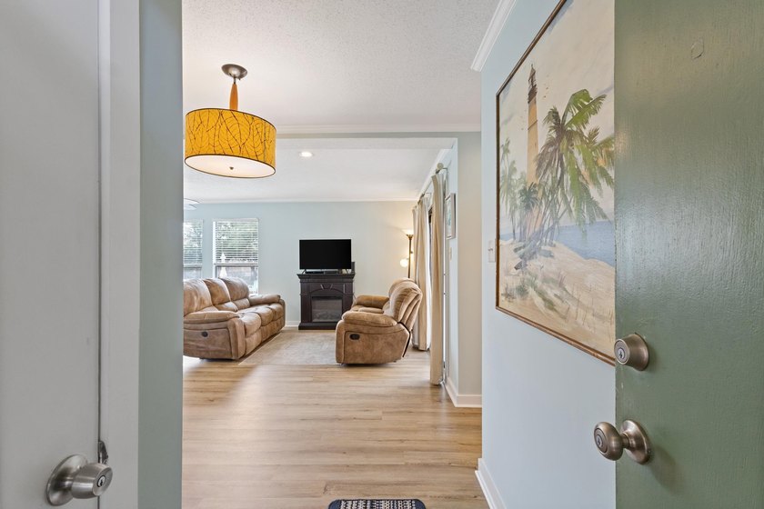 Second row from the ocean, this turn-key remodeled, 2br/2bath - photo 3