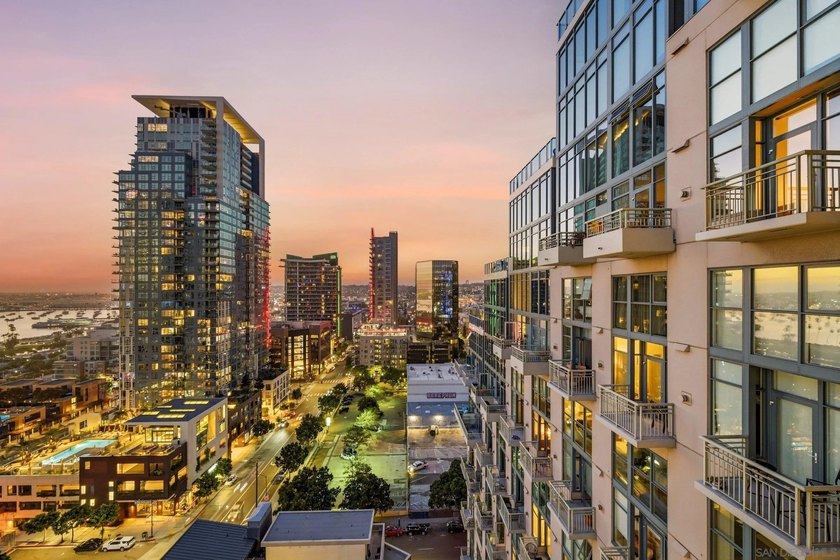 New York loft style meets the San Diego waterfront. Welcome to - photo 8