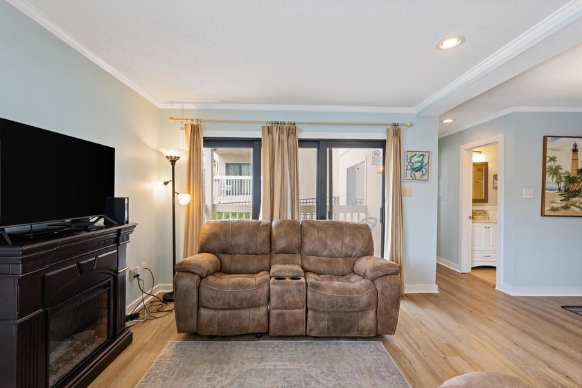 Second row from the ocean, this turn-key remodeled, 2br/2bath - photo 10