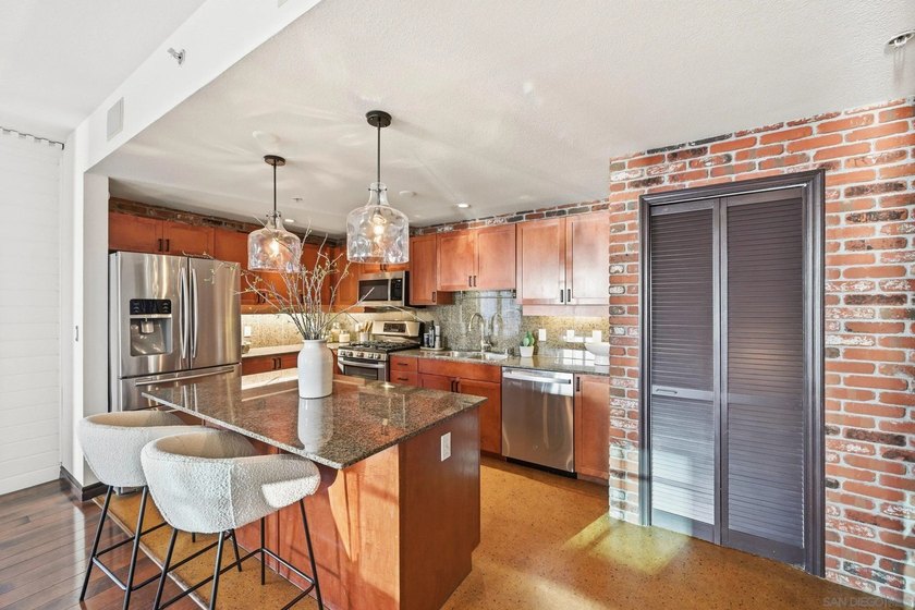 New York loft style meets the San Diego waterfront. Welcome to - photo 10
