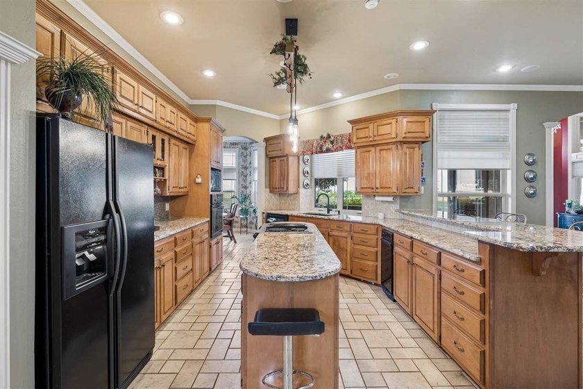 Beautiful custom built, one owner home on 150 acres with - photo 21