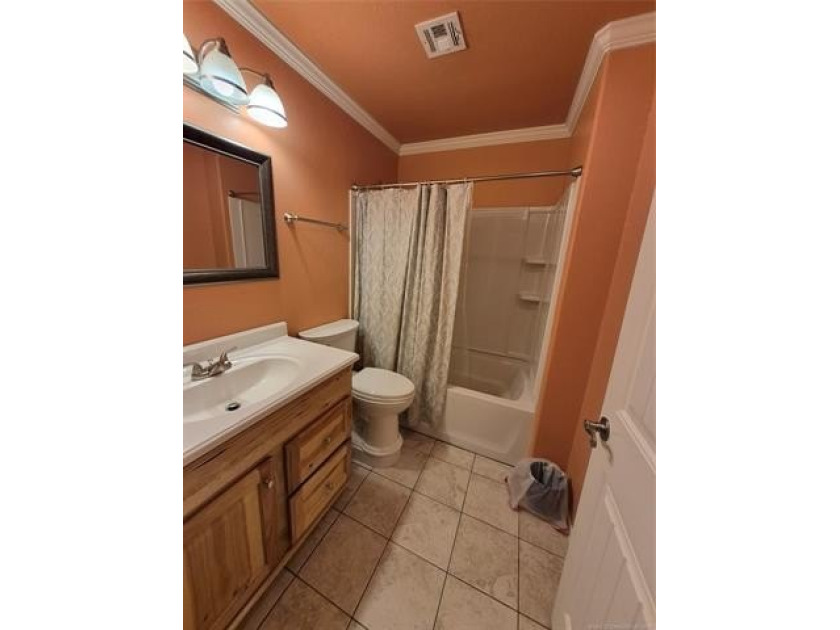 Charming and well maintained 2 bedroom, 2 bathroom home designed - photo 21