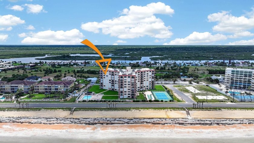 RARE 3-BEDROOM, 3-BATH CORNER RESIDENCE WITH TWO PRIMARY SUITES - photo 8