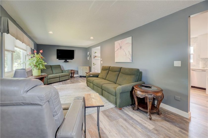 Warren Gem! Move right into this beautifully updated home - photo 5