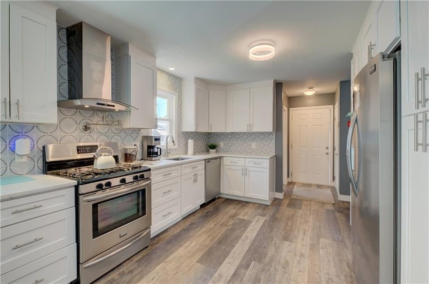 Warren Gem! Move right into this beautifully updated home - photo 8