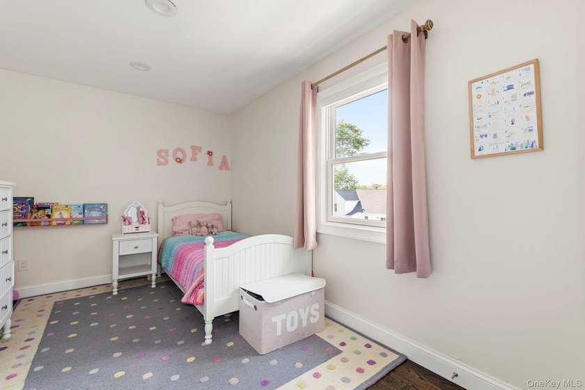 Welcome To 80 Central Boulevard, Merrick - A Beautifully - photo 19