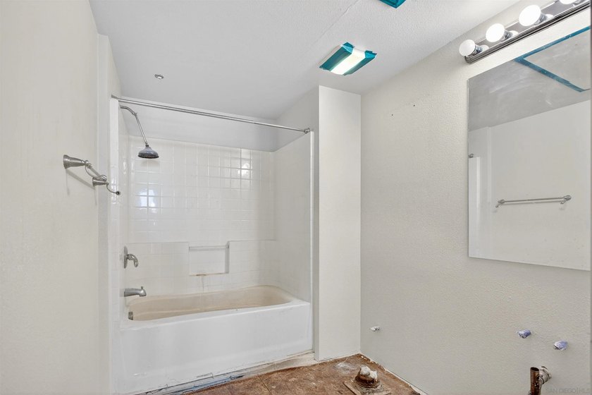 Short Sale Approved at $360,000. This is a true fixer - photo 9