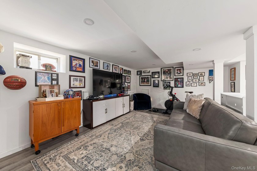 Welcome To 80 Central Boulevard, Merrick - A Beautifully - photo 21
