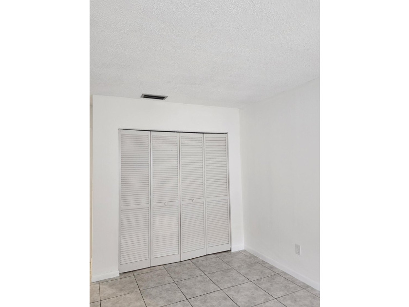 Welcome to this charming 3-bedroom, 2-bathroom townhouse located - photo 21