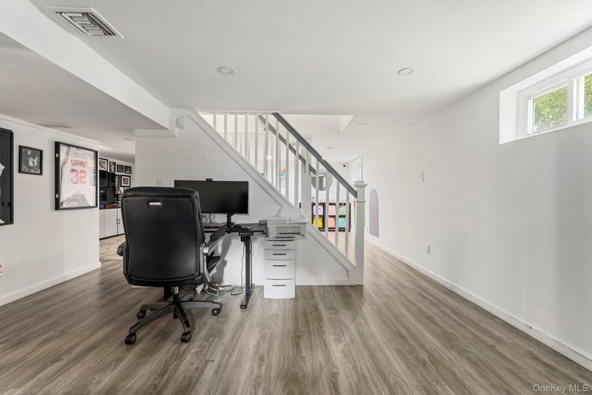 Welcome To 80 Central Boulevard, Merrick - A Beautifully - photo 23