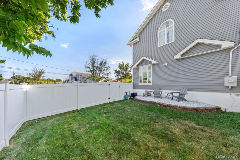 Welcome To 80 Central Boulevard, Merrick - A Beautifully - photo 30