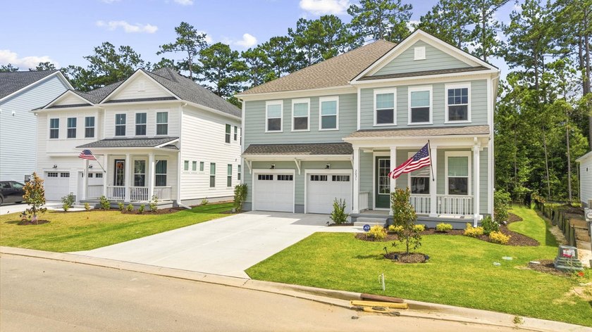 Welcome to 2031 Comradery Way in the sought-after Longwood - photo 2