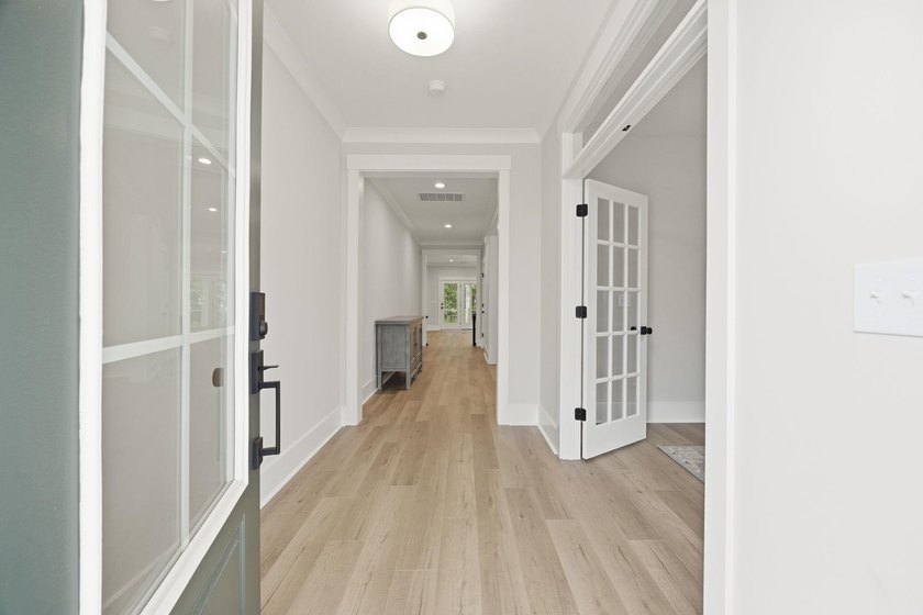 Welcome to 2031 Comradery Way in the sought-after Longwood - photo 4