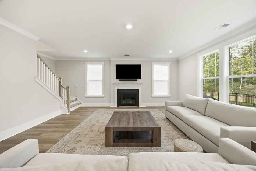 Welcome to 2031 Comradery Way in the sought-after Longwood - photo 8