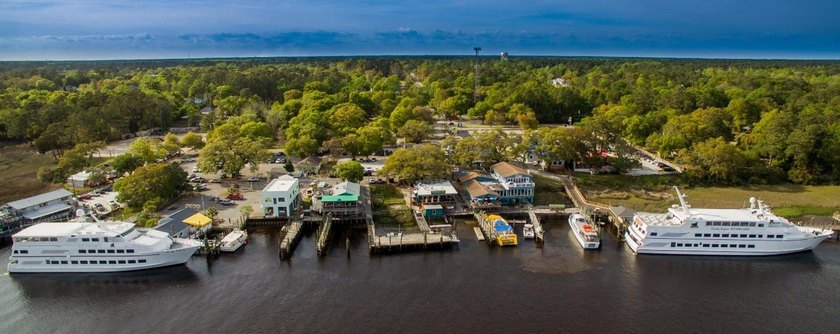 Easy access to the Ocean. Boater's paradise. 30ft. slip. #99 - photo 7