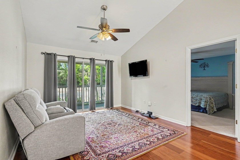 This beautifully maintained second-floor 2-bedroom, 2-bath condo - photo 2
