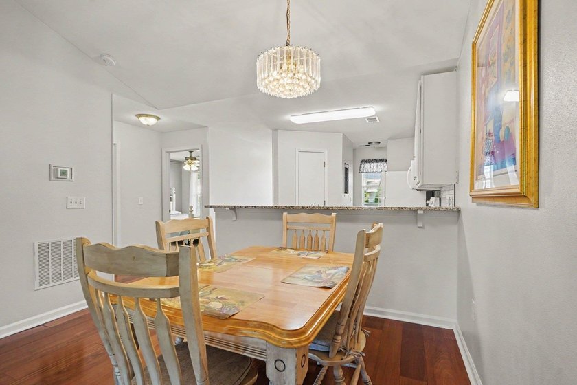 This beautifully maintained second-floor 2-bedroom, 2-bath condo - photo 6