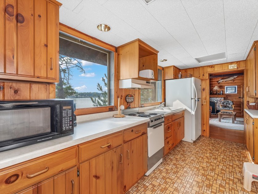 Here's your chance to own a part of Minocqua Chain history - photo 10