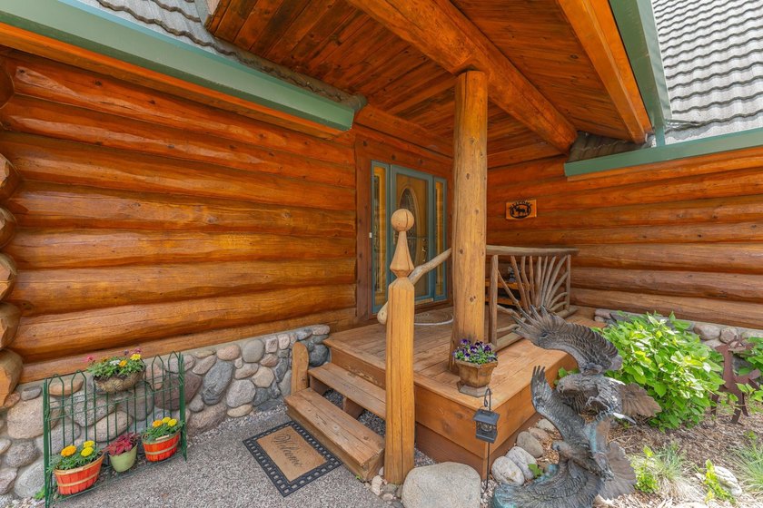 Squirrel Lake Lodge - A truly one-of-a-kind estate on highly - photo 5