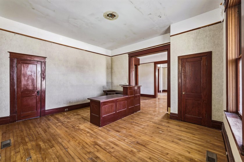 Historic Downtown Investment Opportunity showcasing timeless - photo 13