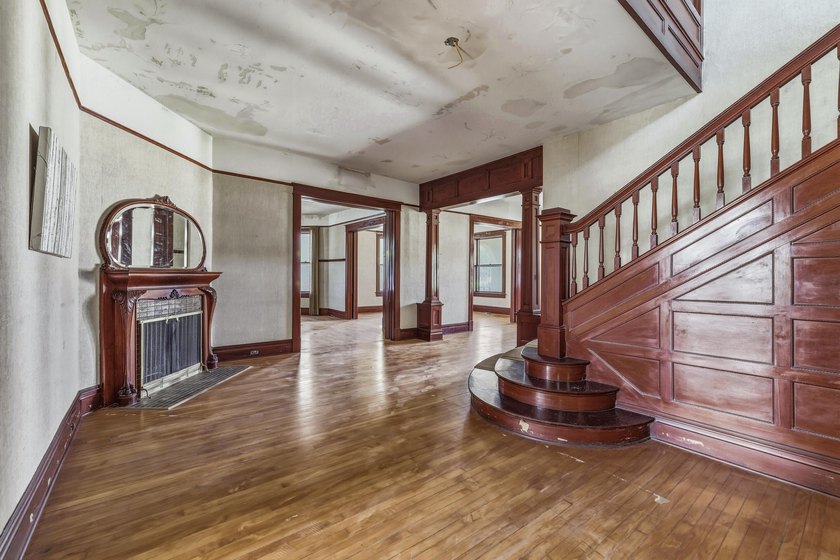 Historic Downtown Investment Opportunity showcasing timeless - photo 15