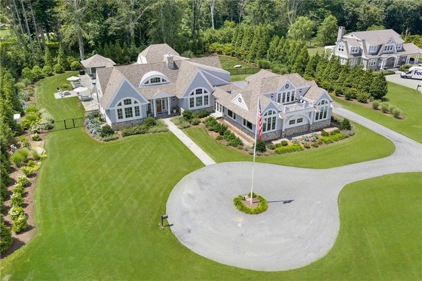Welcome to an extraordinary custom-built coastal estate nestled - photo 5