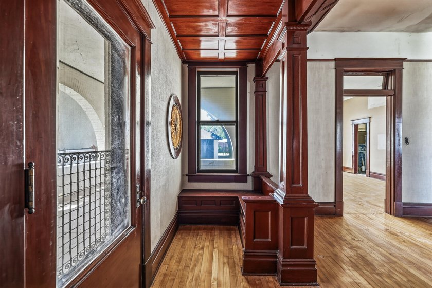 Historic Downtown Investment Opportunity showcasing timeless - photo 16