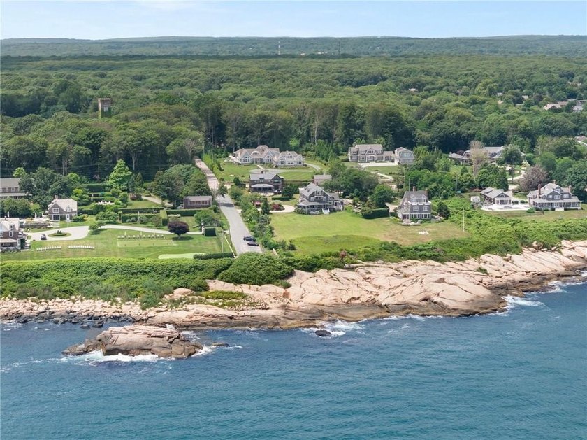 Welcome to an extraordinary custom-built coastal estate nestled - photo 6