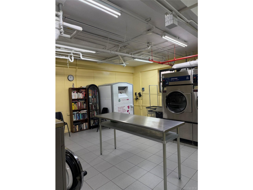 Freshly Painted 1BR/1BA co-op in prime Forest Hills. Abundant - photo 19