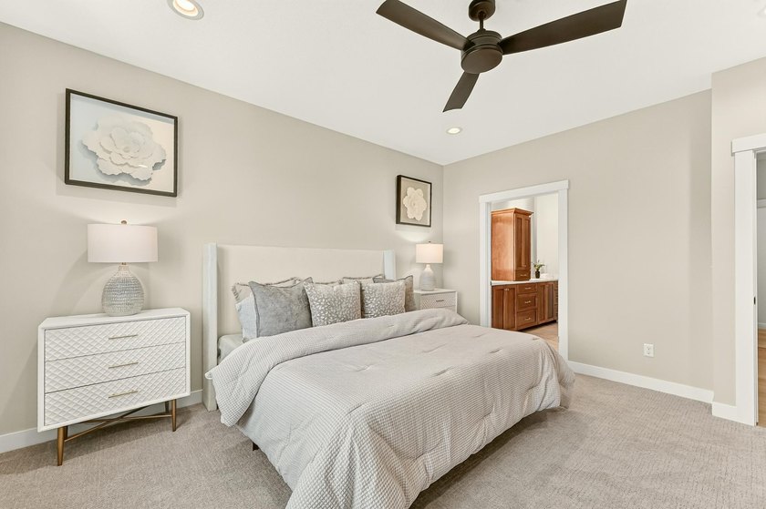 Exceptional craftsmanship, charm &amp; high-end finishes throughout - photo 19